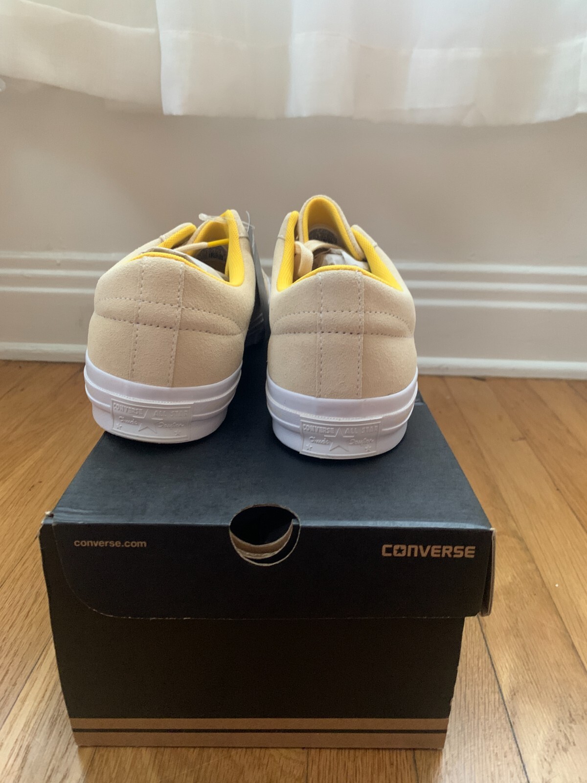 New Mens 10.5 Converse One Star Suede OX Vanilla Solar Power Shoes 159814C