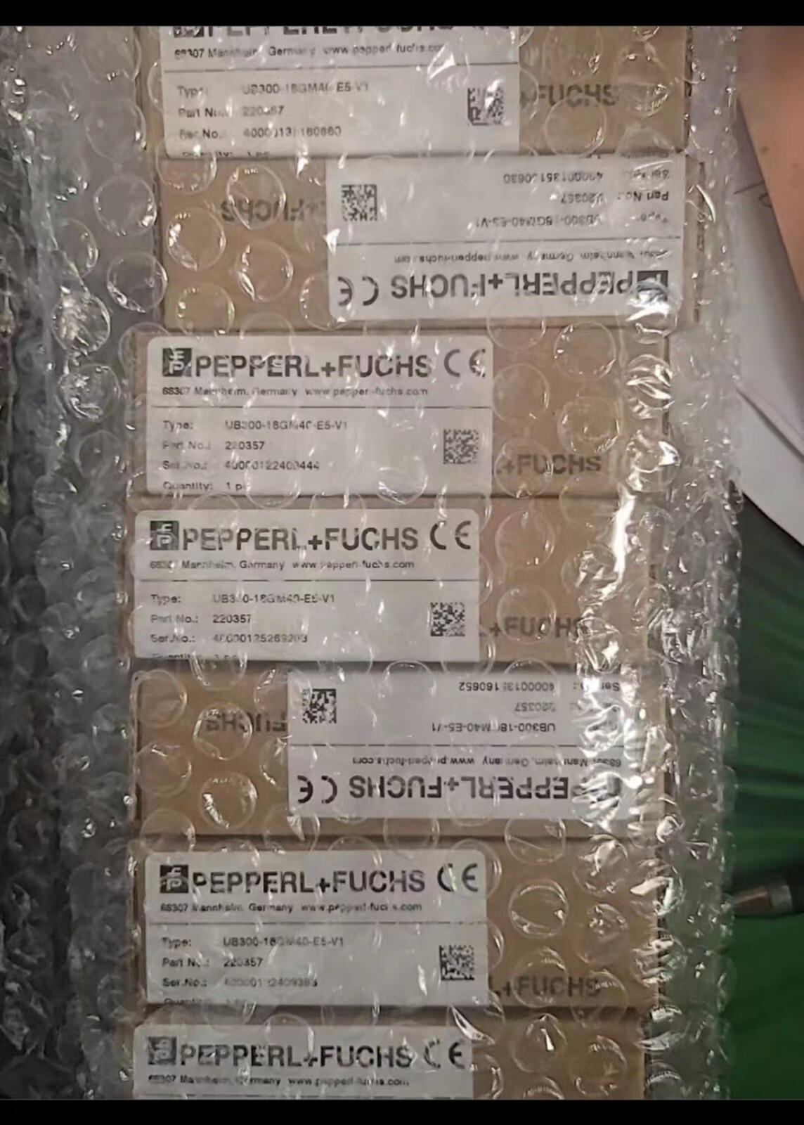 Pepperl-Fuchs ub300-18gm40-e5-v1 IN NEW BOX ALL NEW