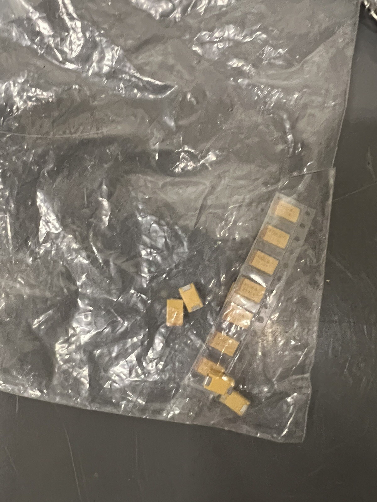 Lot of 935C4W3K capcaitors and resistor