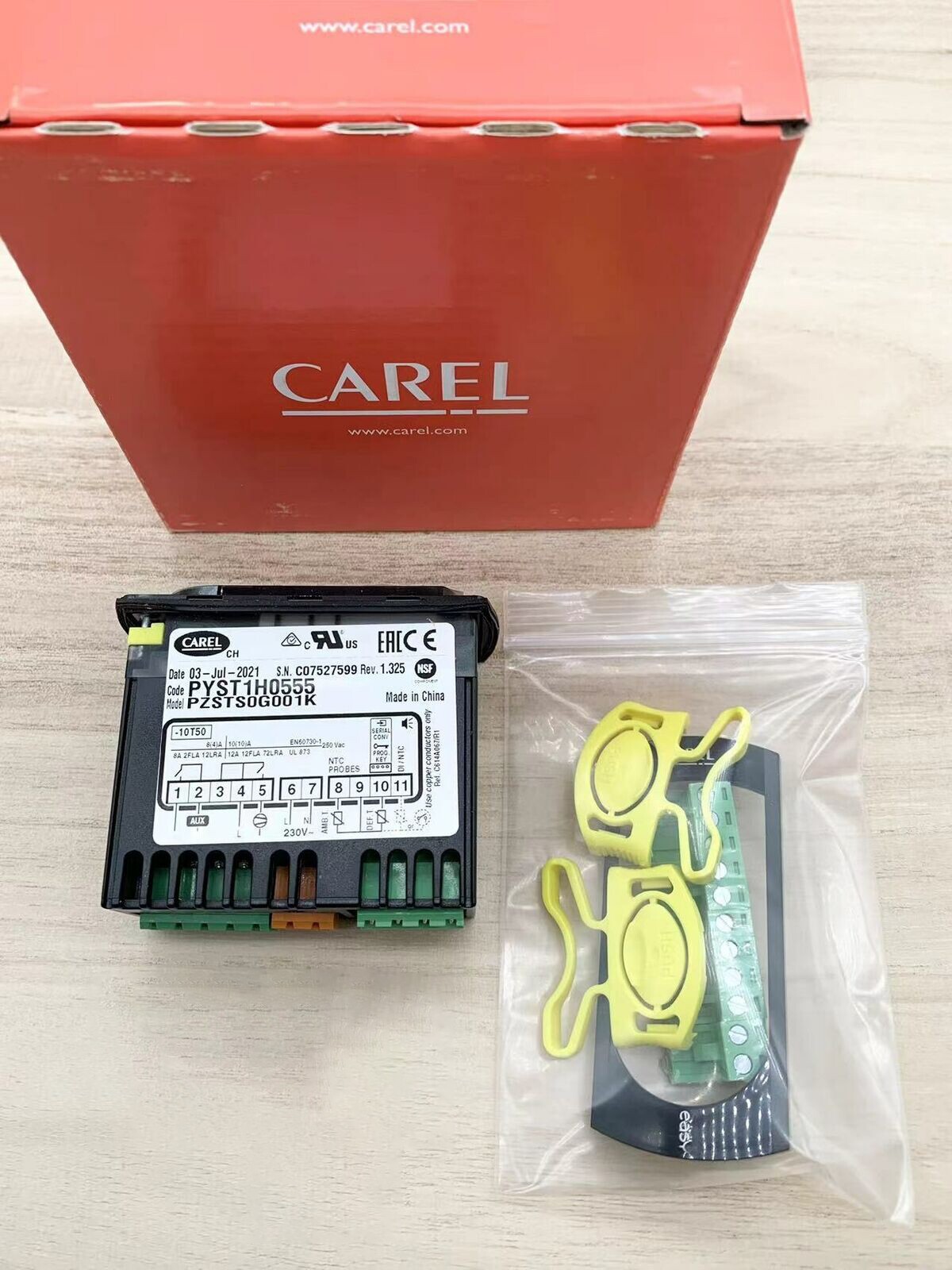 1 pcs PZSTSOG001K For CAREL PYST1H0555 Temperature Controller