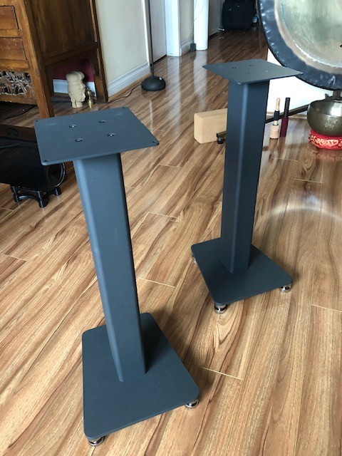 Minty! ELAC LS80 Speaker Stands. All metal. Fillable. 23 5/8″ Tall. Matte Gray.
