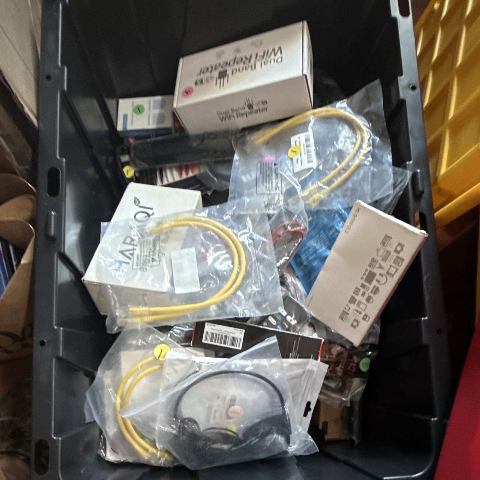 Consumer Electronics Mixed Lot – Assorted Accessories, Cables & Components