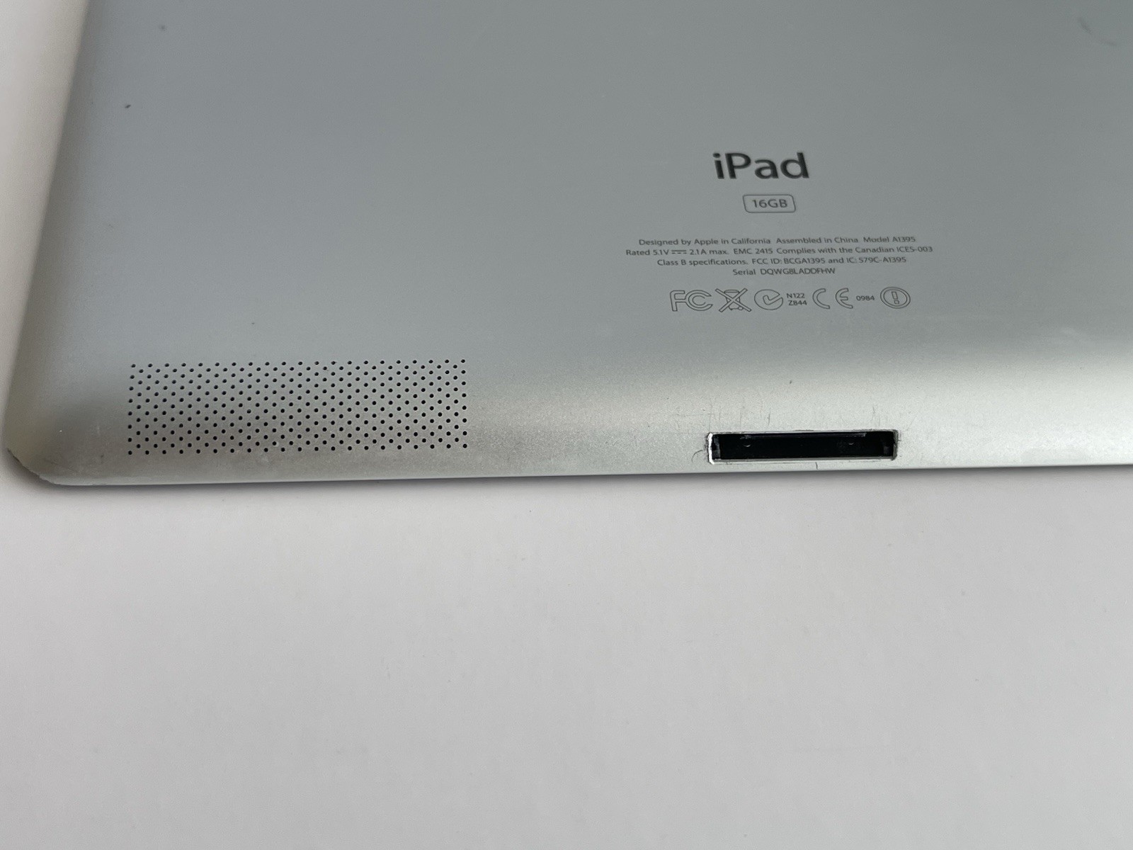Apple iPad 2 A1395 16GB 9.7in Tablet (2011) w/ Camera & Apple iPhone 5 BUNDLE