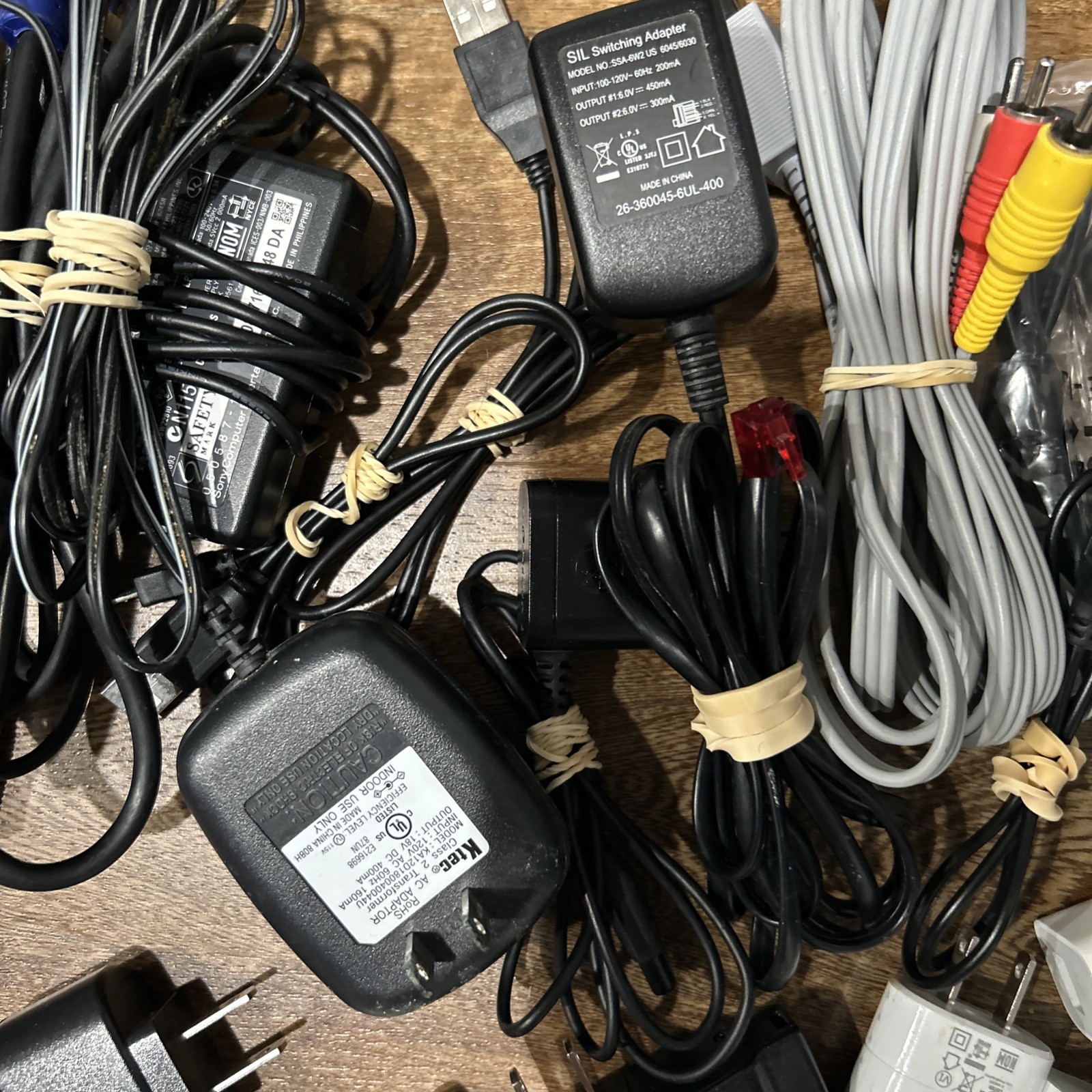 Box Of 75 Assorted Power Printer Computer Phone Nintendo Wires Cables