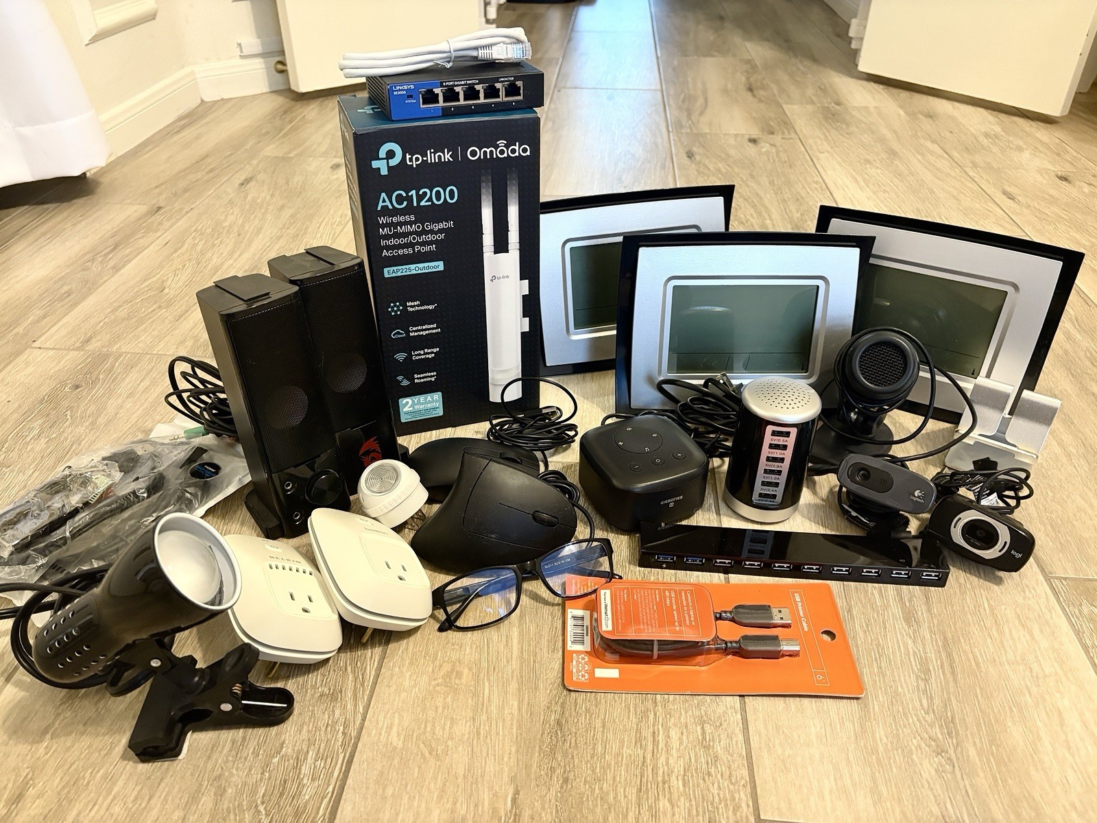 TP-Link EAP225 WAP Home Office Electronics lot! Clocks USB hubs webcams & MORE!!