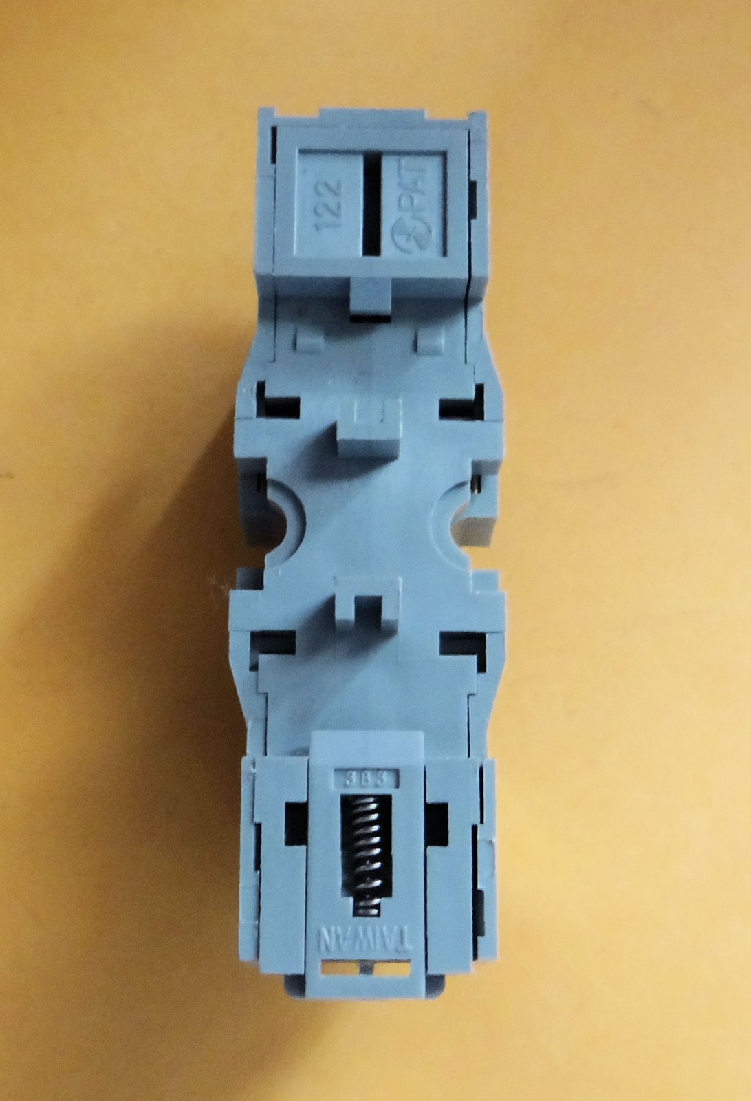IDEC SY2S-05 7A 300V 8 Pin Relay Socket