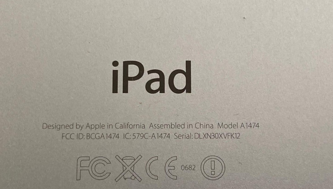 Lot of Apple Devices (iPads, iPhones, etc)