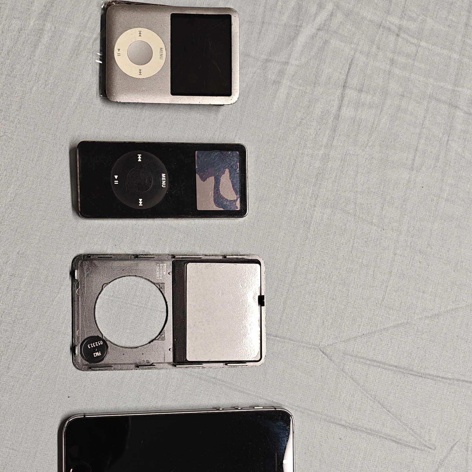 Apple iPod, iPhone Mixed FOR PARTS Lot