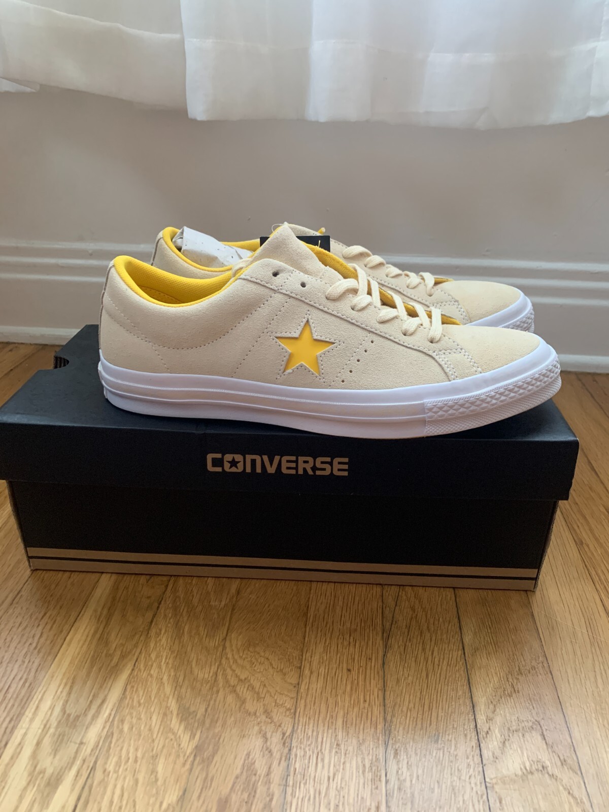 New Mens 10.5 Converse One Star Suede OX Vanilla Solar Power Shoes 159814C