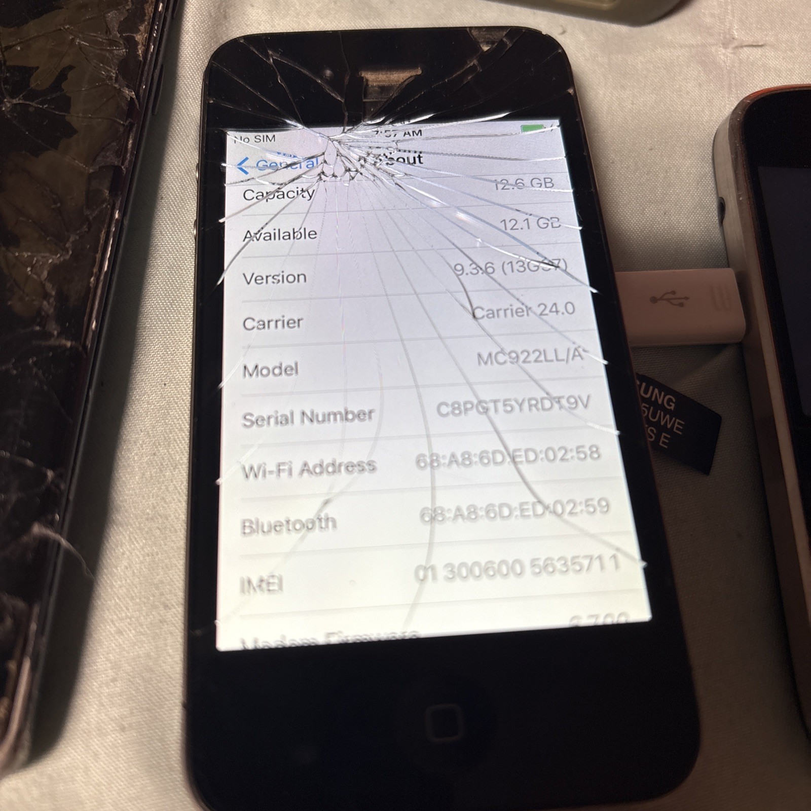 Electronics lot FOR PARTS cell phone flip phone Samsung Apple Ipod Iphone LG