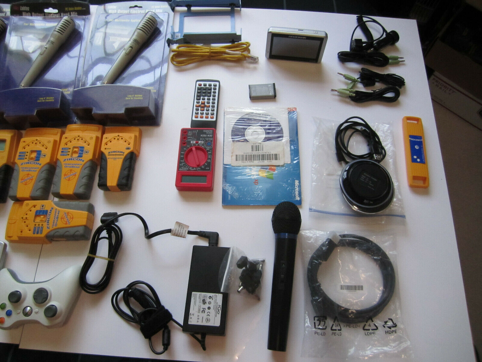 Mixed Lot of Electronics, remotes, Mics, and more… Q