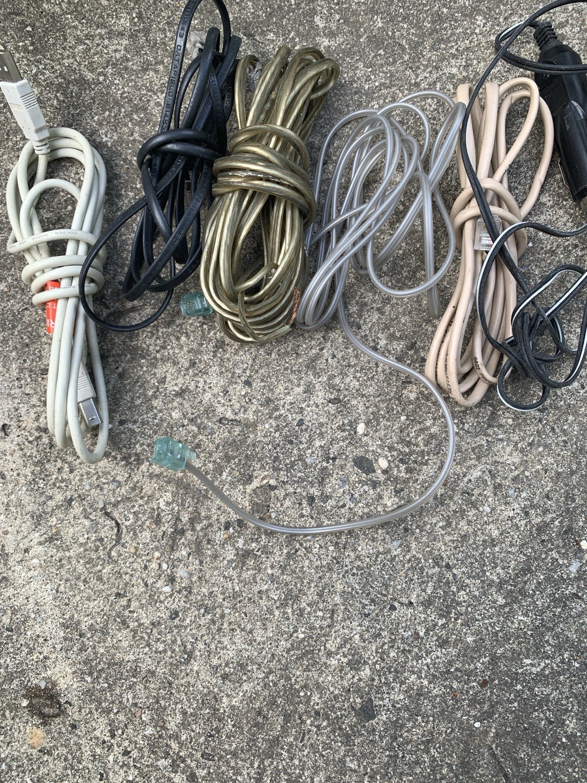 Electronics Grab Box – Cables, Mice And Microphone