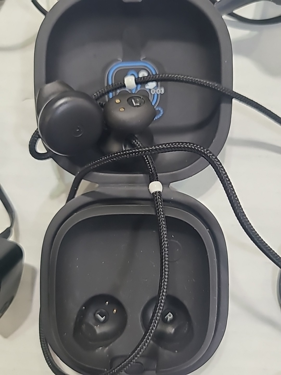 HUGE Mixed Lot of 30 Wireless Headphones Neckband Bose Sony Beats FOR PARTS ONLY