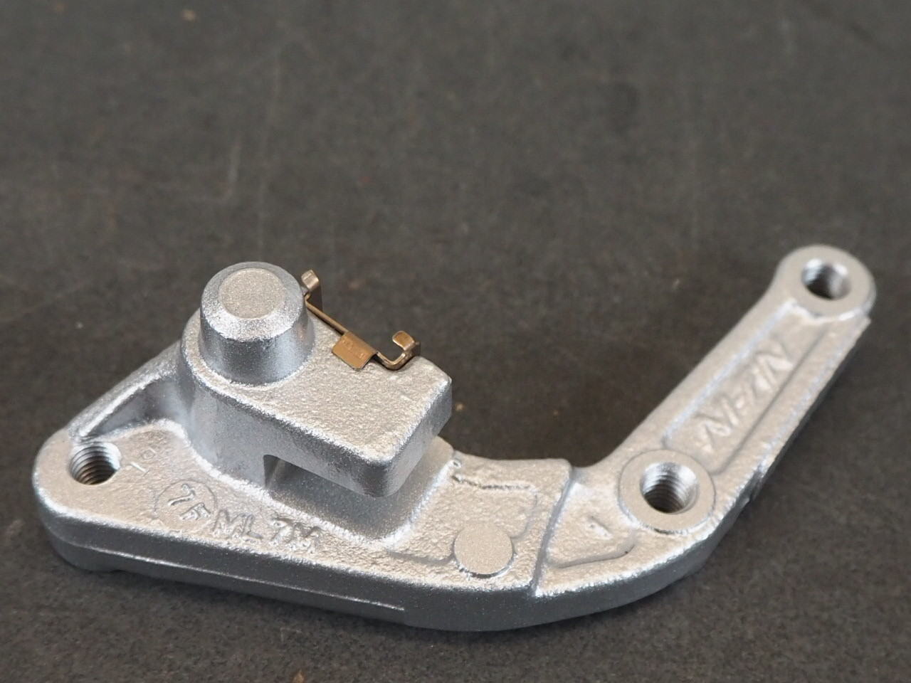 BRACKET CALIPER, FR RH HONDA GL1500C Valkyrie 2001 45210-MZ0-006 16559