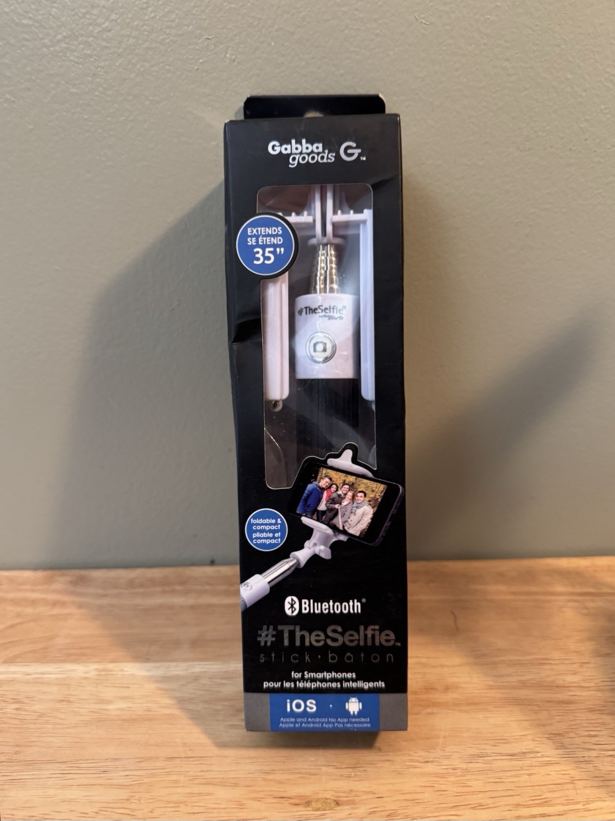 The Selfie Stick For Smartphones By Gabba Goods Black Handle