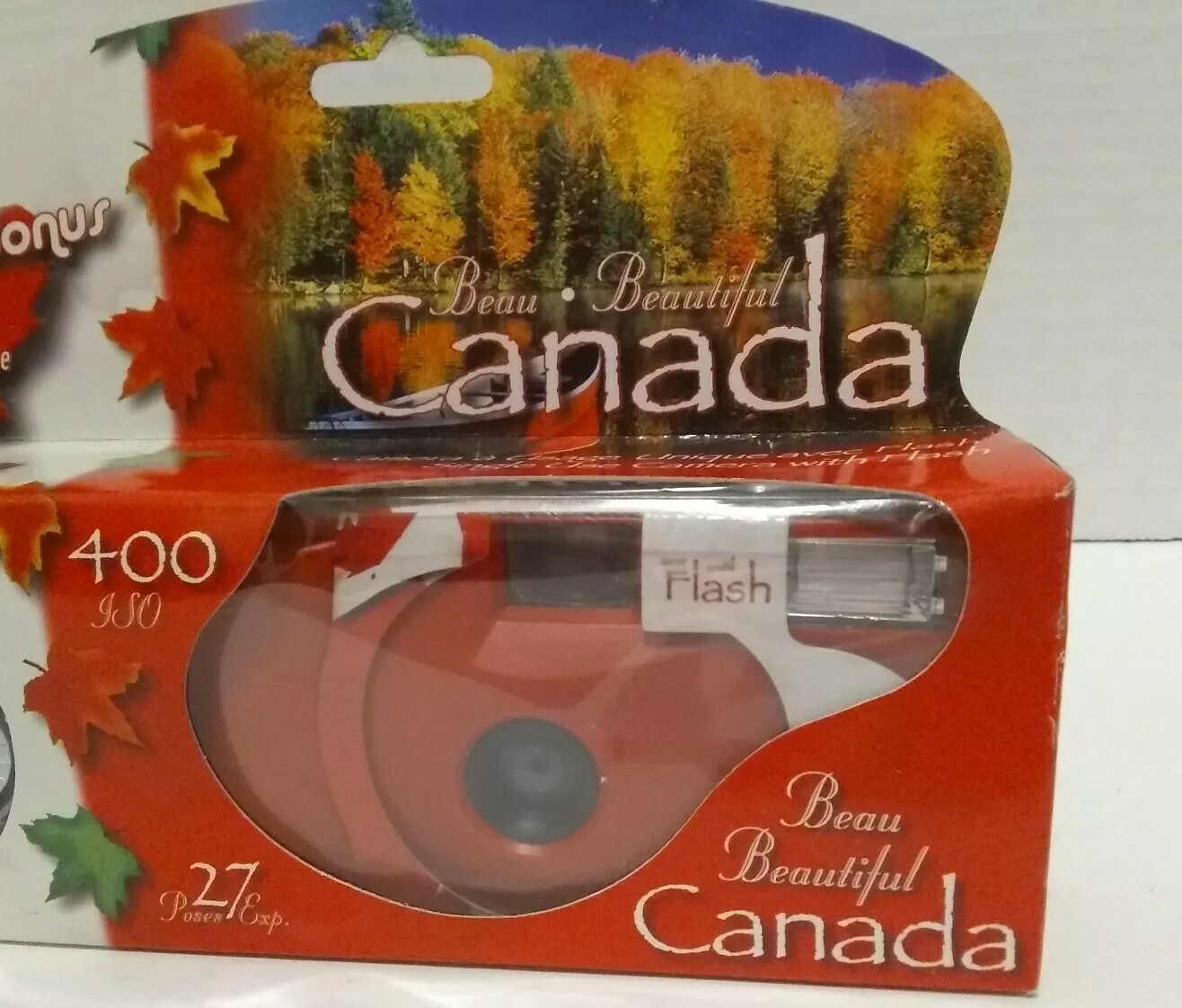 SupremaBeautiful Canada Single Use Camera W/Flash &FM AutoScan Radio W/earphones