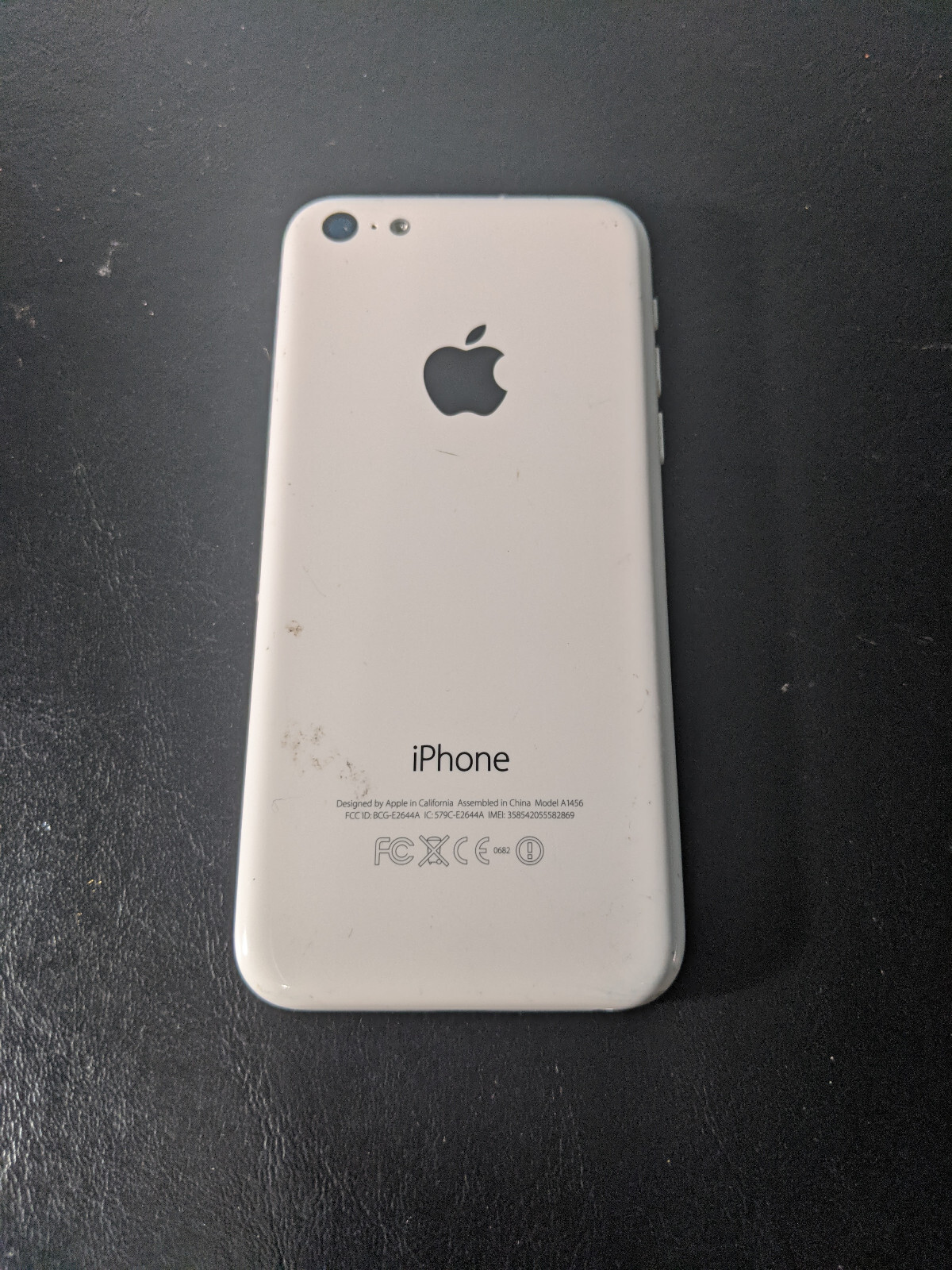 Lot of 7 Apple products – ipod, Iphone – take a look