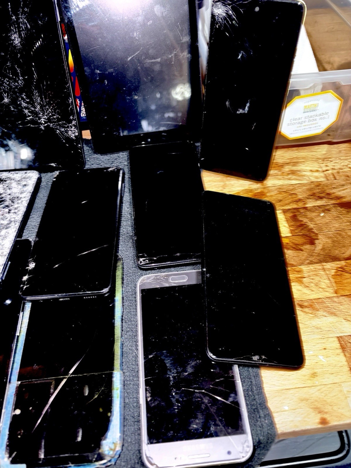 Lot Of 11 Phones And 2 Tablets Google Pixel 7 Pro iPhones Samsung Apple Motoroa