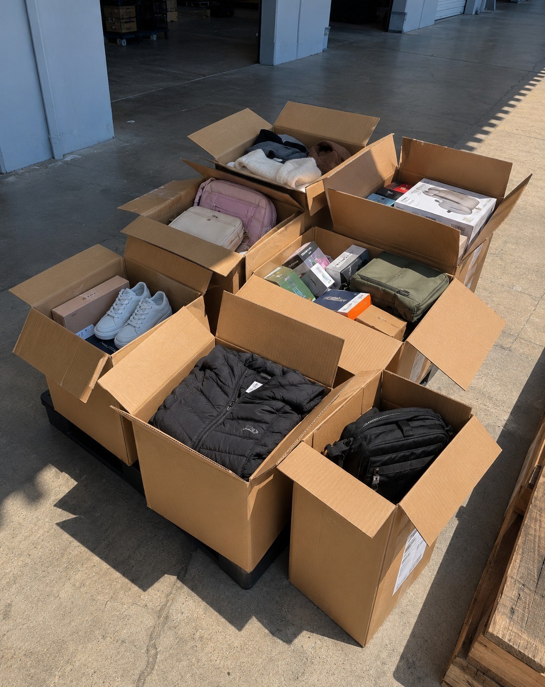 Amazon Consumer Merchandise Variety Collection – Finds Pack