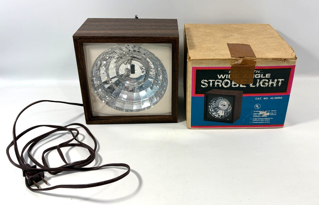 Vintage Realistic Wide Angle Strobe Walnut Veneer Finish 42-3009A WORKS