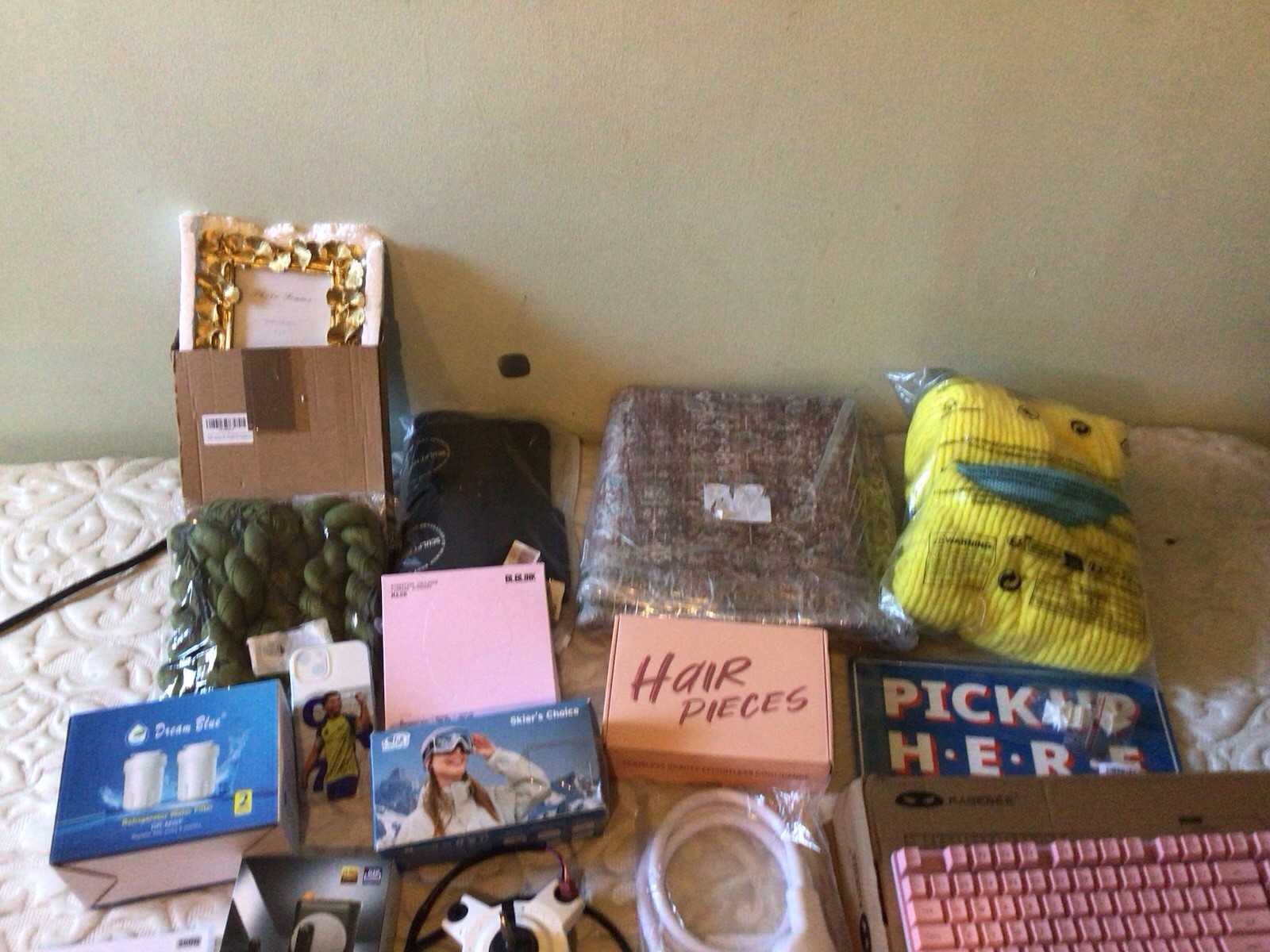 IGNee Mixed Lot Consumer Electronics Accessories Pink Keyboard Mouse & Cables