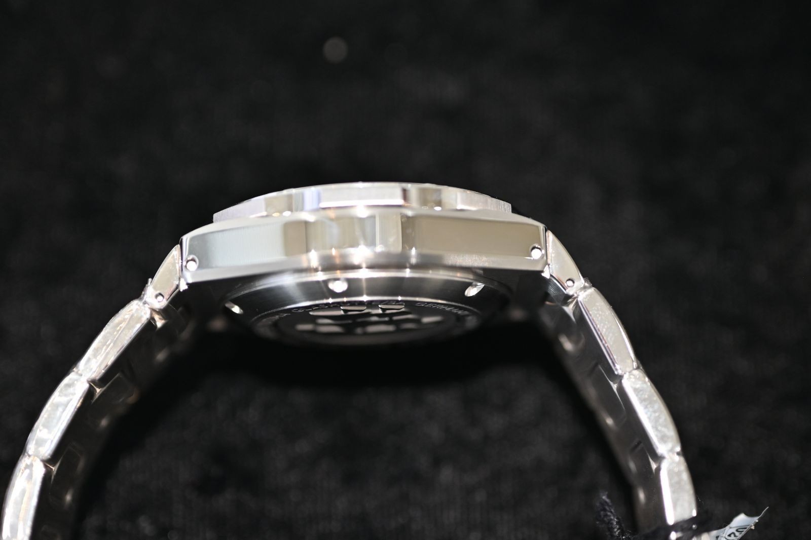 Tutima M2 Seven Seas S 6156-08 Automatic Red Dial SS Silver Band Mens Watch Auth