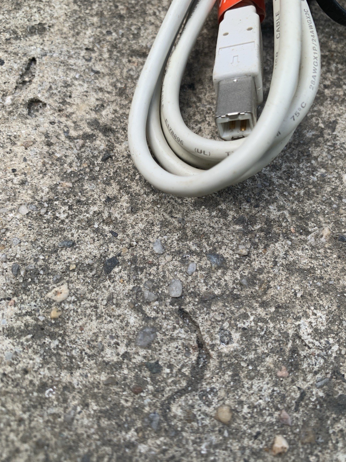 Electronics Grab Box – Cables, Mice And Microphone