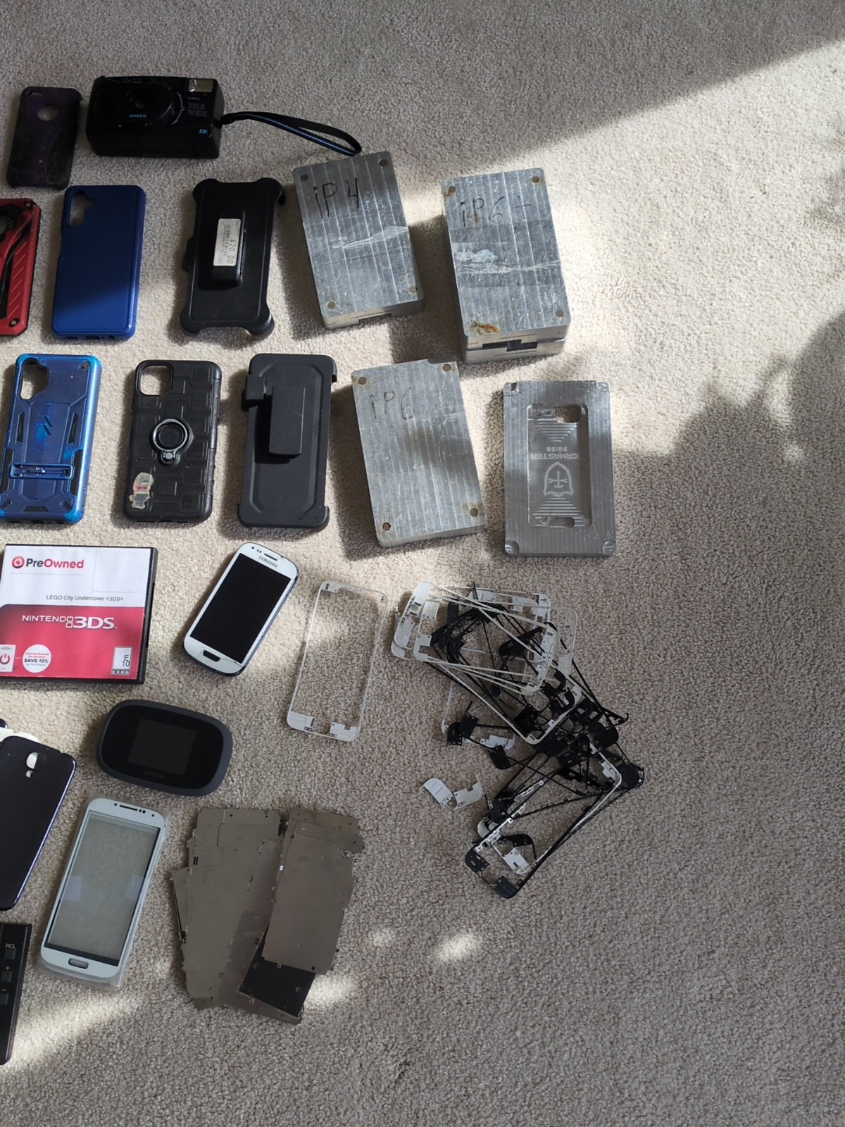 Huge Electronics Lot Phone Cases CDs Cameras Repair Parts Apple Nintendo 3DS