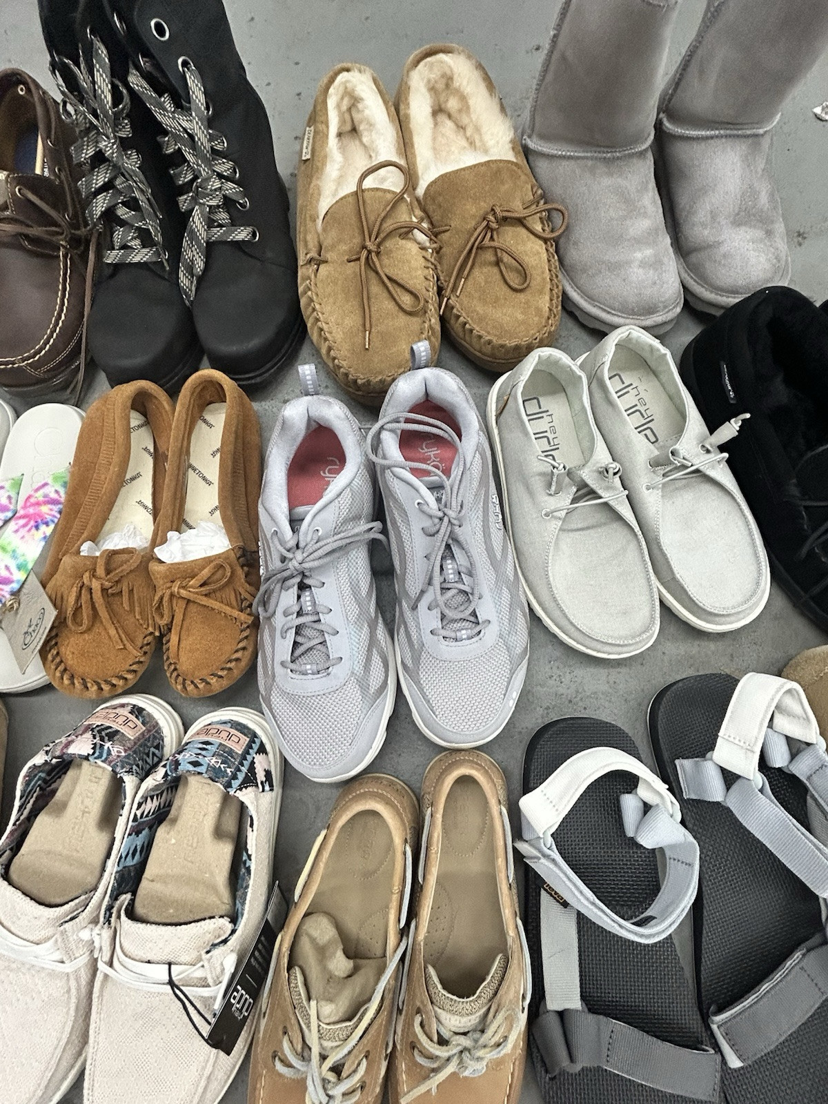 Amazon Wholesale Lot Of 35 Bearpaw, Rothco, Crocs, Boots Shoes Aftershokz + More