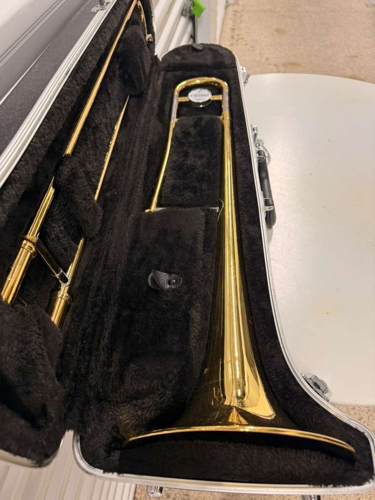Getzen 351 / 451 Tenor Trombone with Hard Case – Brass Bb Student Intermediate