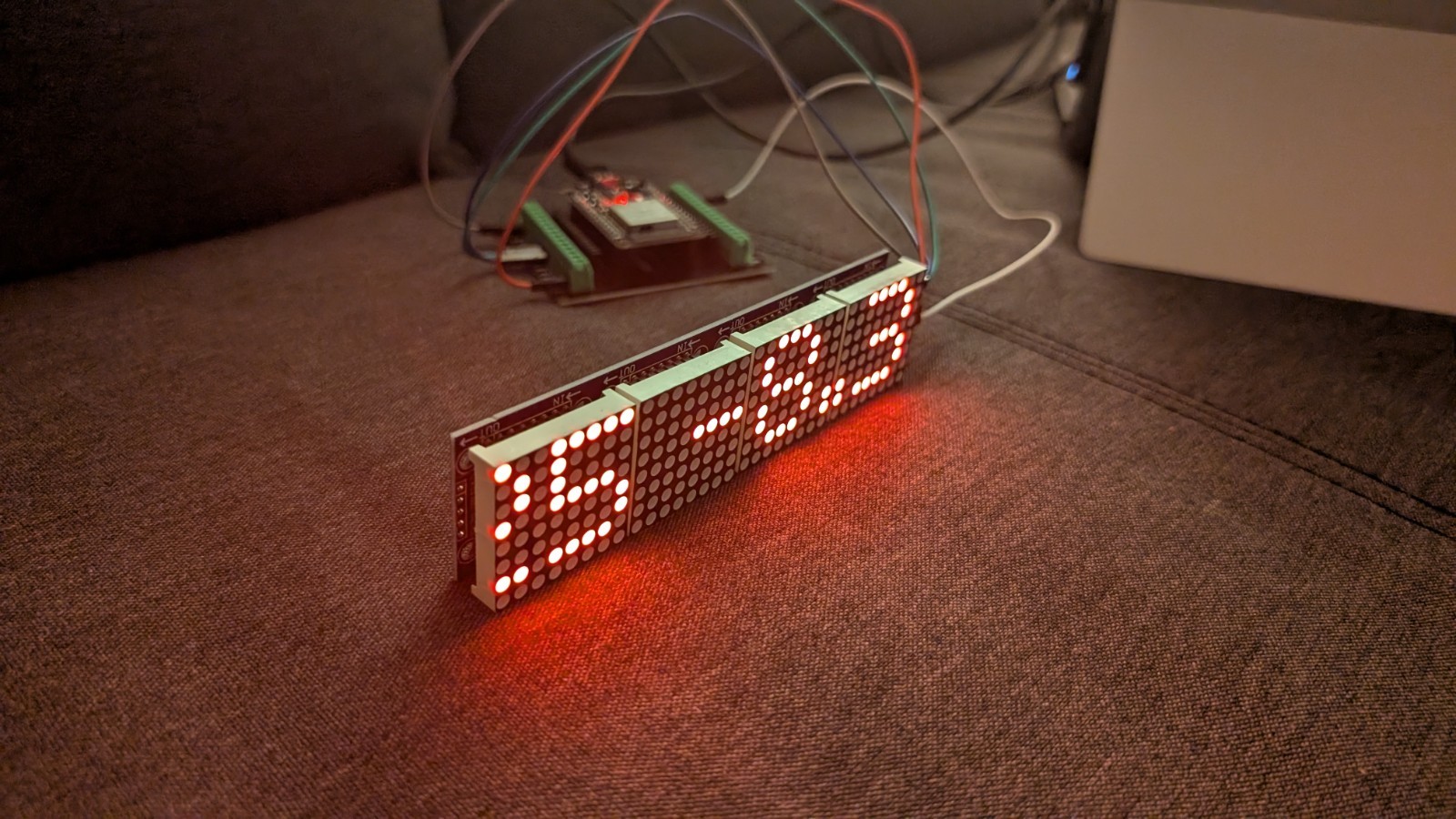 Custom Built ESP32 LED Scrolling Matrix Clock, Date and Temperature – NTP – WIFI