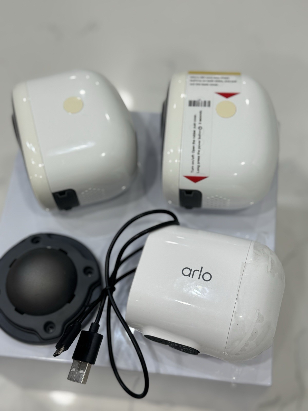 Lot Of Security Cameras Devices Arlo Essential Spotlight, Kittyhok SC4 Pro