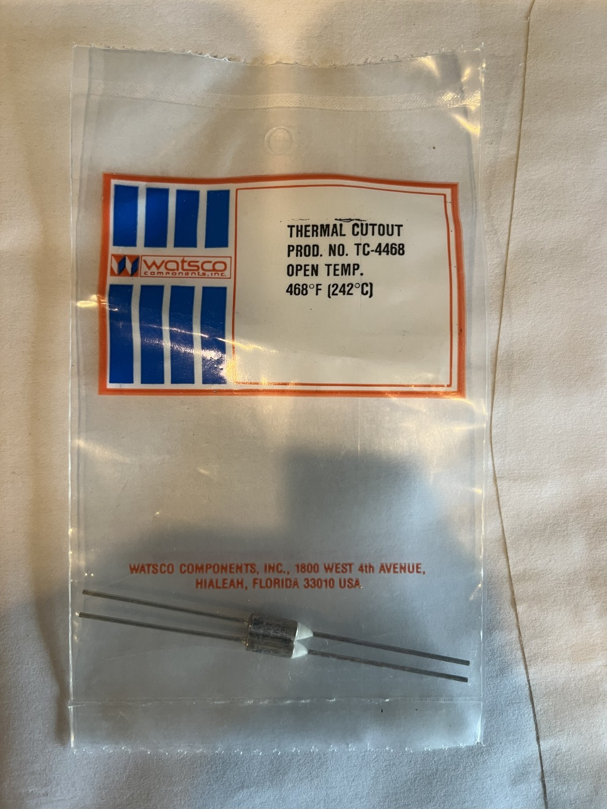 Thermal Fuse (Cut-Off Temperature Fuse or TF) 242°C (468°F)