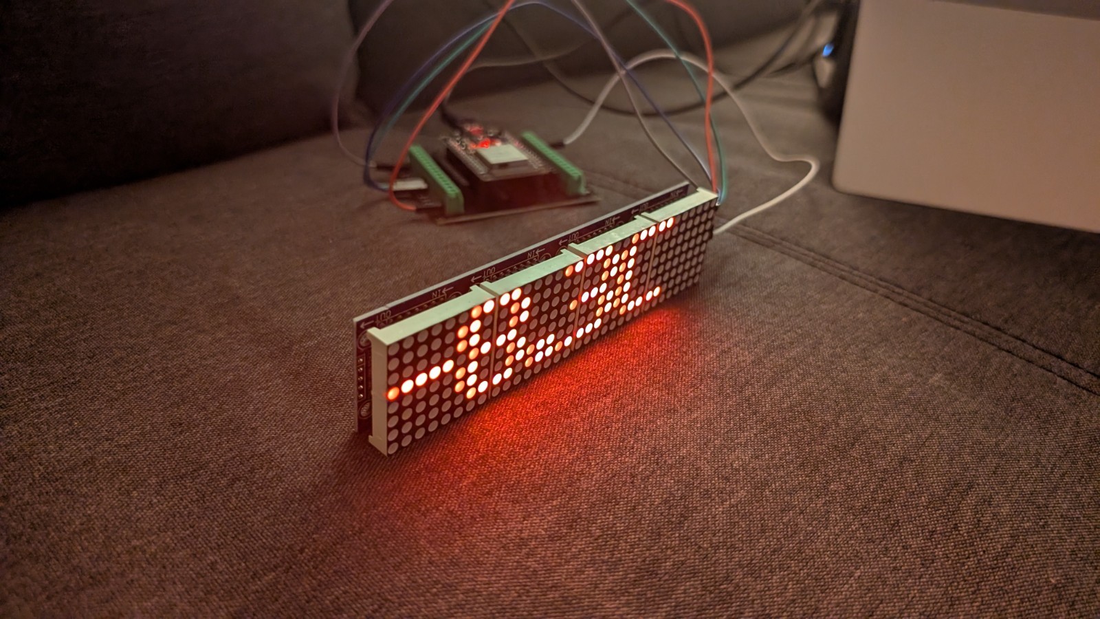 Custom Built ESP32 LED Scrolling Matrix Clock, Date and Temperature – NTP – WIFI