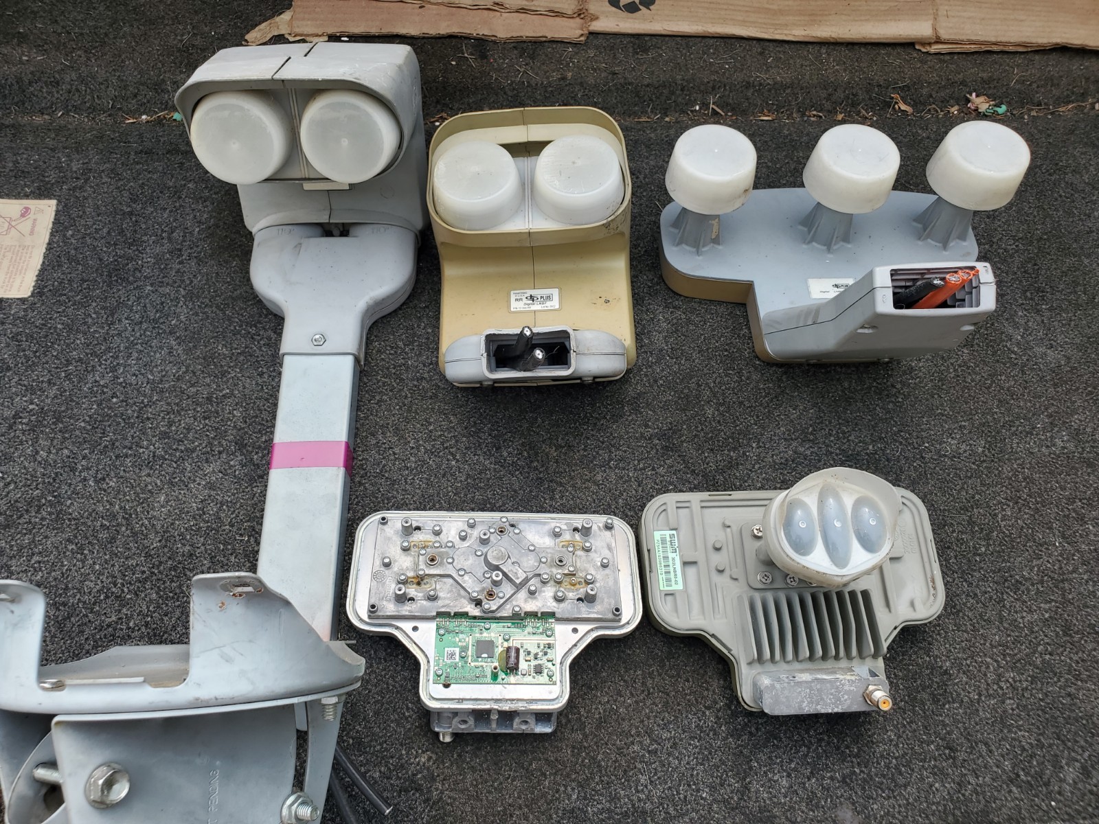 Mixed Lot Satellite Dish Network Feed Horns LNBF DirecTV SWM Parts Mount