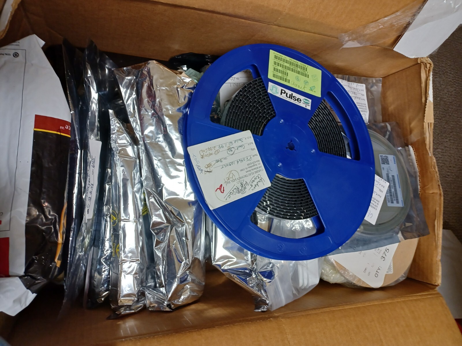 Mixed Lots of Electronic Components including AMD, Fujitsu, Vishay, Rohm, etc