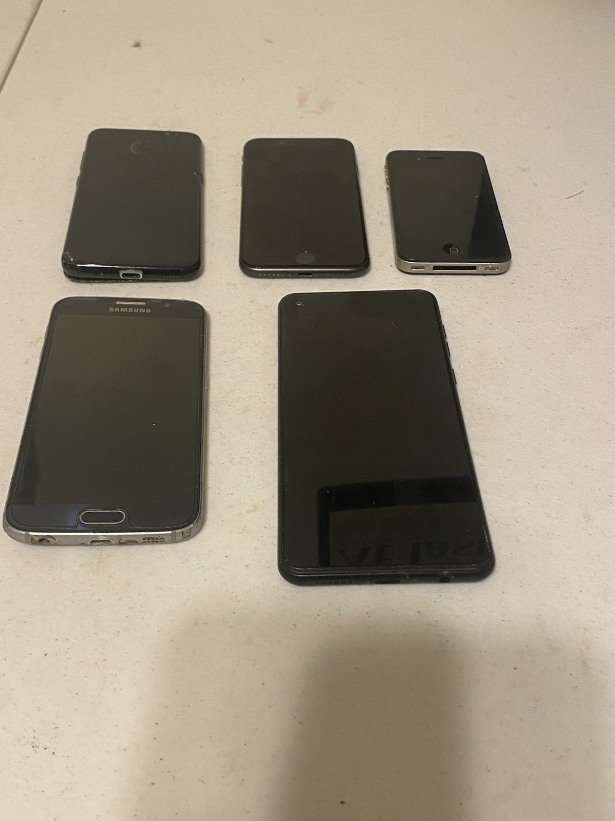 Mixed Electronics Lot iPhone 8 iPad Mini 2 HP Laptop +++ Working For Parts