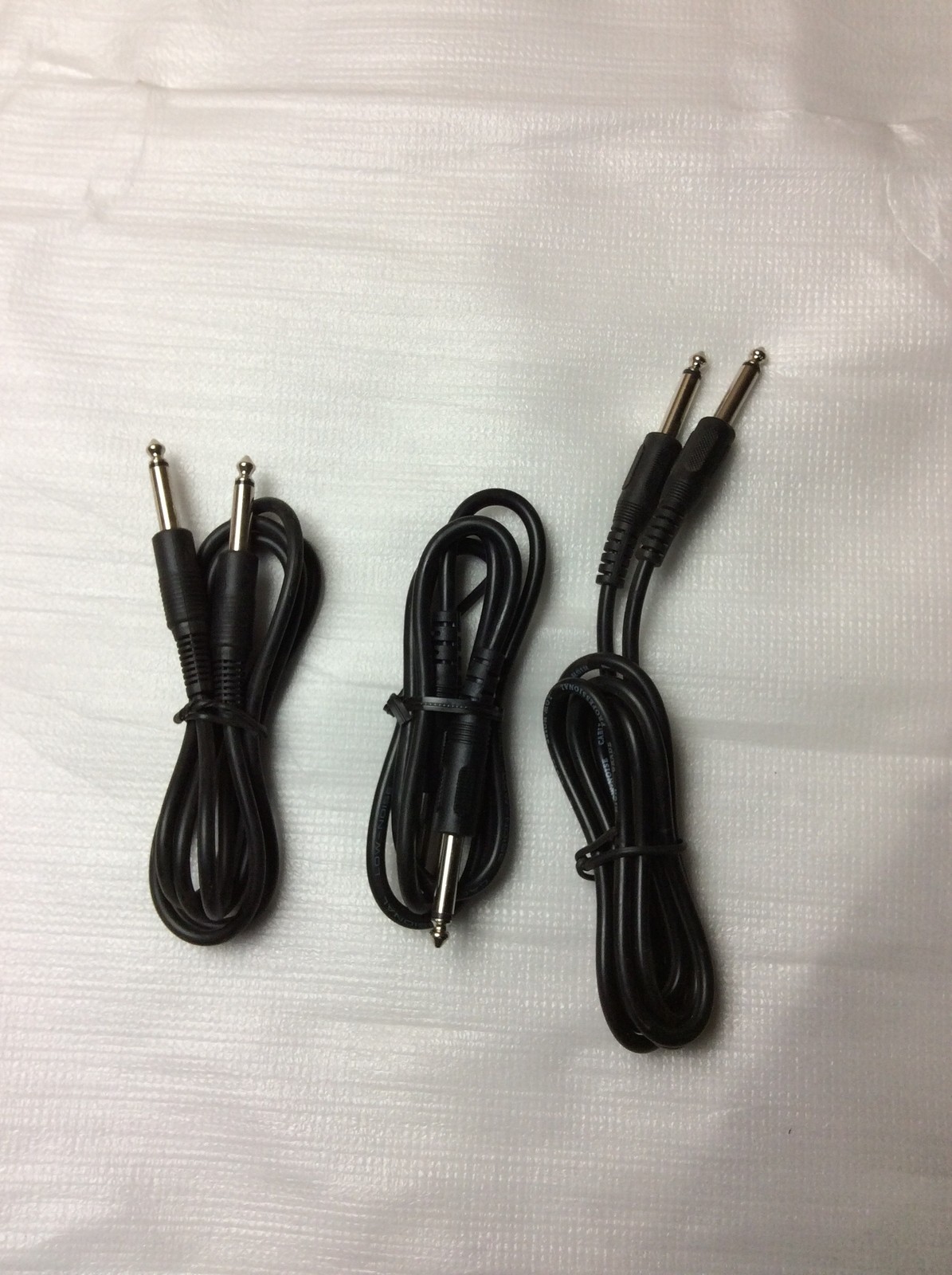 1/4″ TO 1/4″ MIXED LENGTH CABLES (Includes around 50)