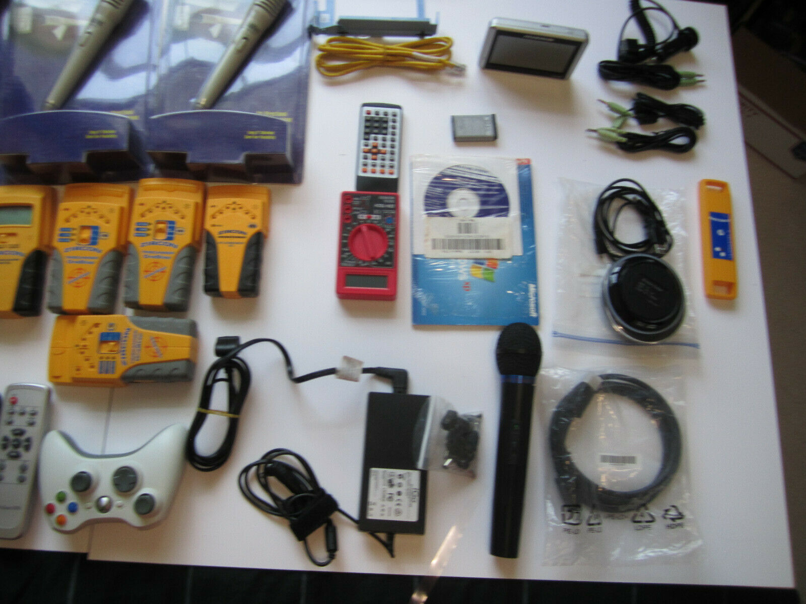 Mixed Lot of Electronics, remotes, Mics, and more… Q