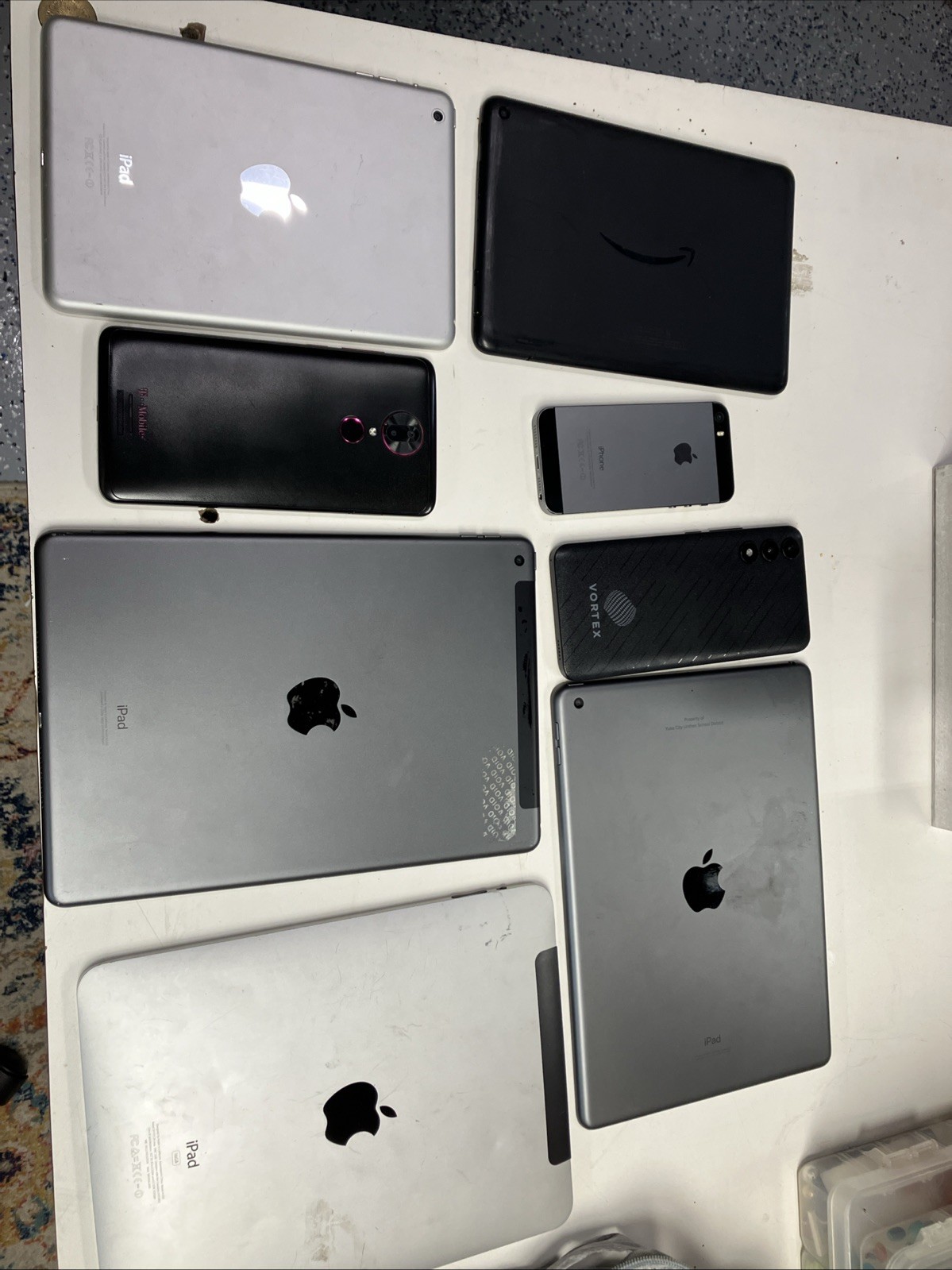 Lot Of 8x Phones and Tablets (Apple, Samsung, Amazon, etc.)