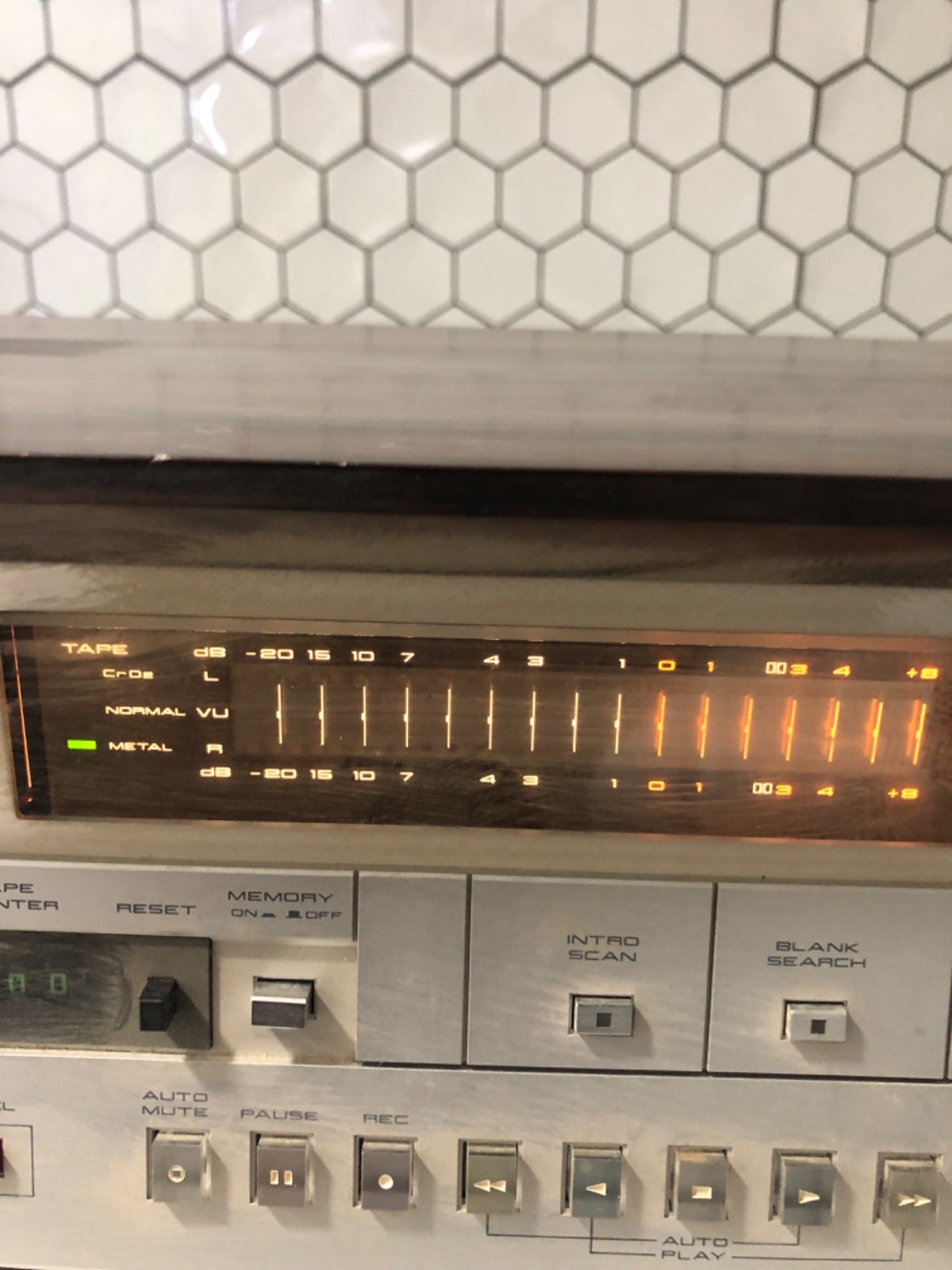 Vintage Electronics Akai GX-F44R is a high-quality, auto-reverse, 3-head stereo