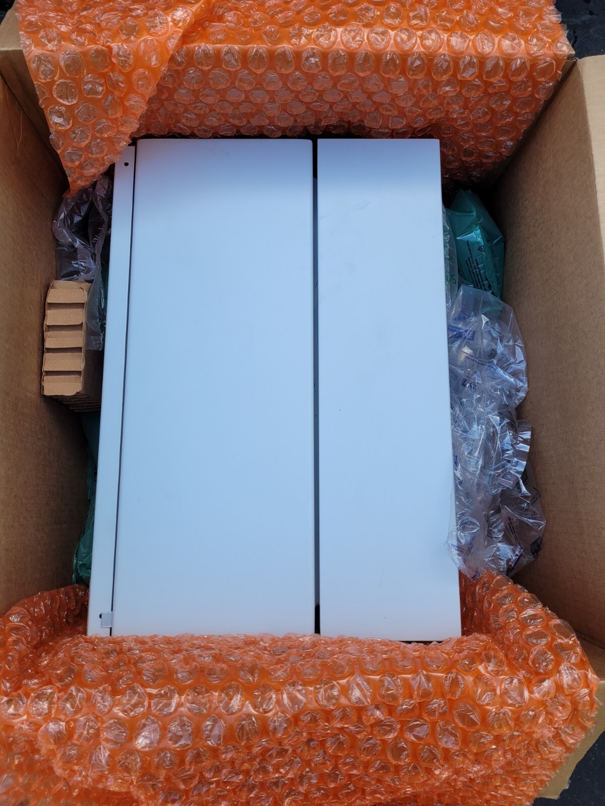New Hoffman Data Multimedia Cabinet PTHS162415G4 Double Hinge 8U NEMA Solid Door