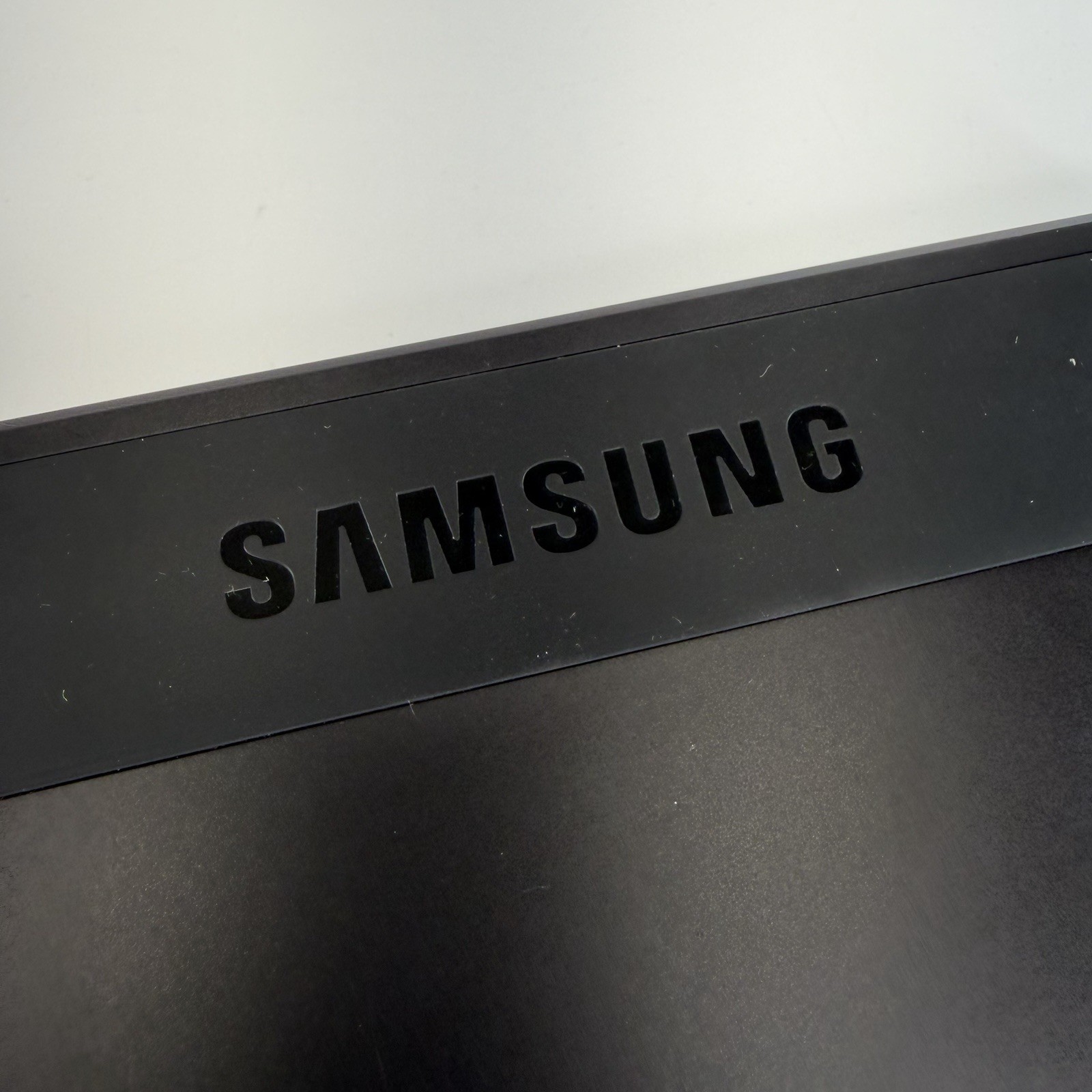 Samsung ECR-K10AWE Full Size Keyboard Dock for Galaxy Tab 7.0″ – White