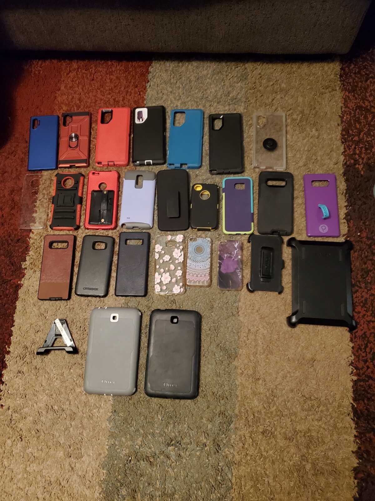 Lot of Phones, Apple and Samsung ( WHAT YOU SEE IS WHAT YOU GET)
