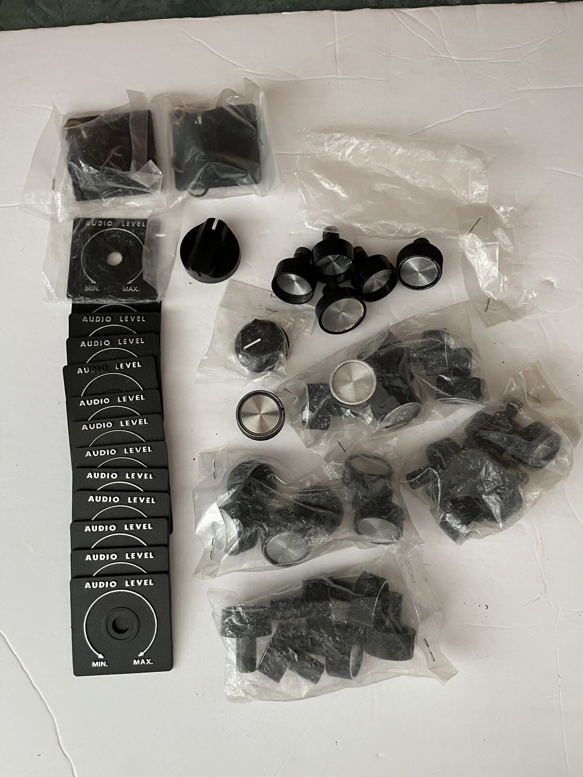 Lot of various electronic components (from closed store) Buttons Radio