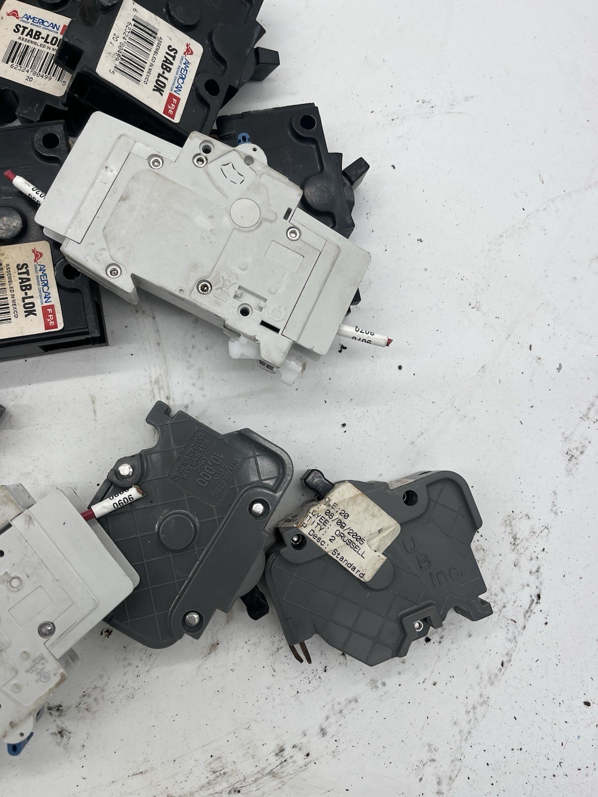 Misc Electronics (UNTESTED) INCLUDES AB1489-M, AMERICAN STAB-LOK, UBIF-20N
