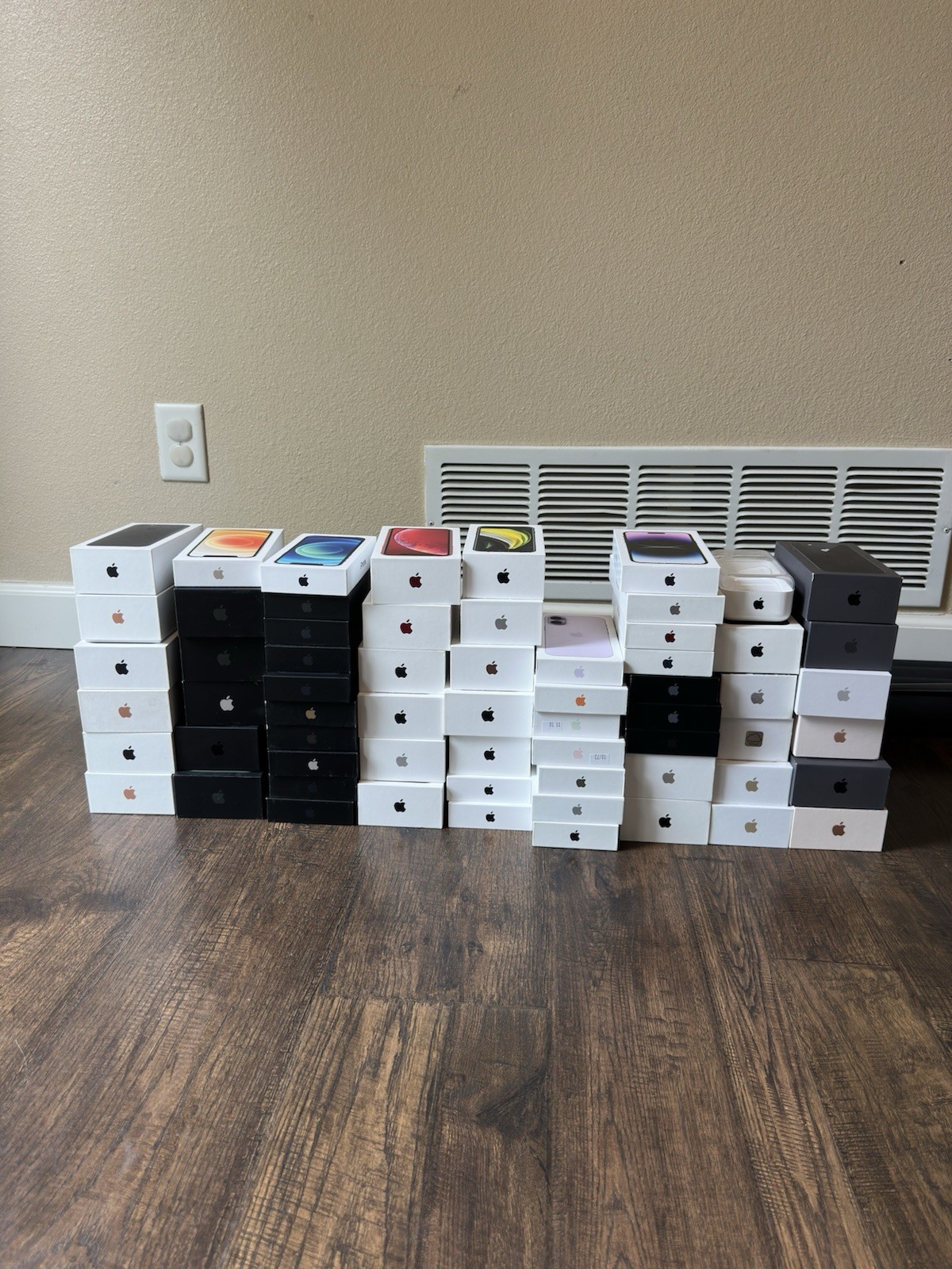 Apple iPhone Empty Retail Box Lot 63 boxes (4, 4s, 5c, SE, Xs, 12, 13, 17, Etc.)