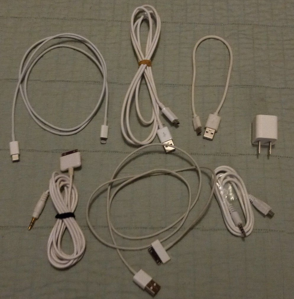 Lot Of 7 Mixed Assorted Apple Product Cords And Connectors USB Lightning Aux etc