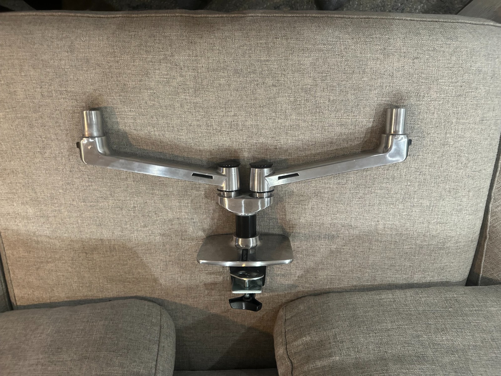 ergotron dual monitor arm