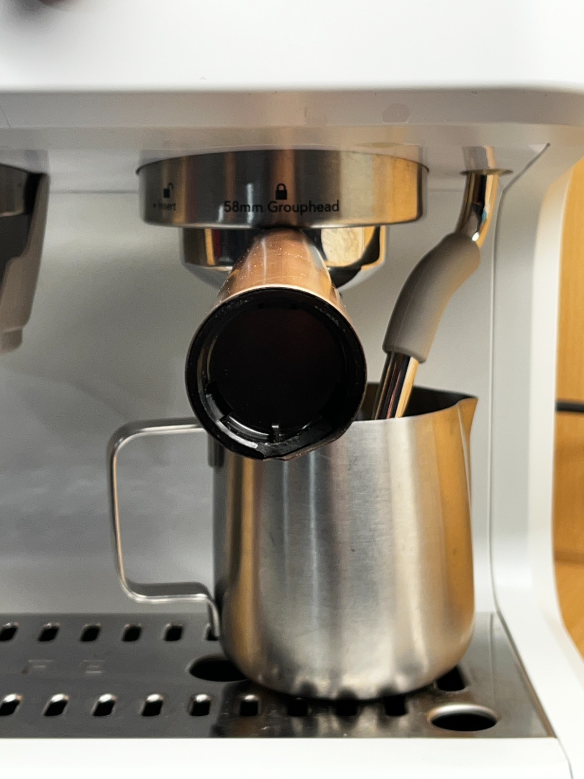Café – Bellissimo Semi-Automatic Espresso Machine with 15 bars – Matte White